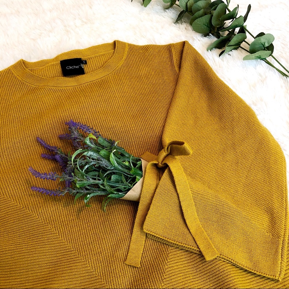 Cliche | Mustard yellow sweater with wide sleeves